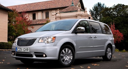 Обновленный Chrysler Grand Voyager прибыл в Британию