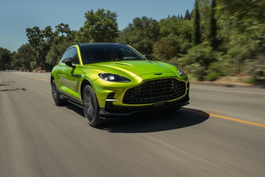 Обновленный Aston Martin DBX707 2025: новый интерьер и по-прежнему удовольствие от вождения