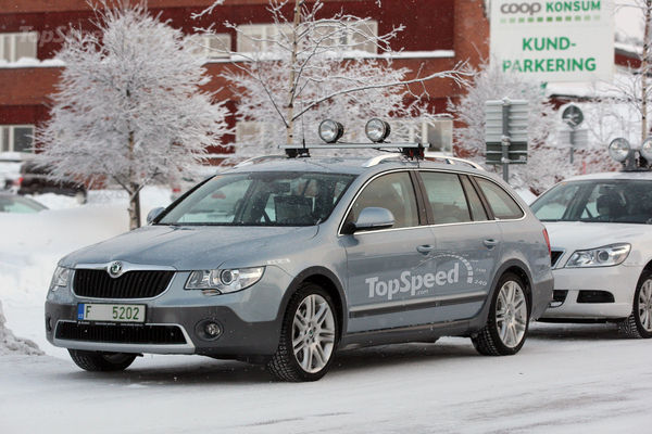 Замечена Skoda Superb Scout