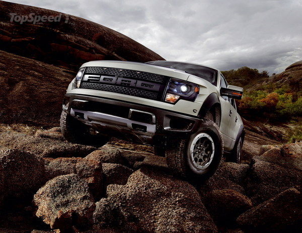 Ford представляет F-150 SVT Raptor модельного ряда 2013 года 