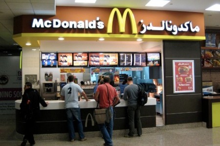 В ОАЭ автомобили службы доставки McDonald’s будут работать на бывшем растительном масле