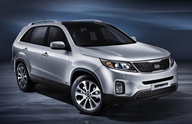 Обновлённая Kia Sorento демонстрирует себя во всей красе 