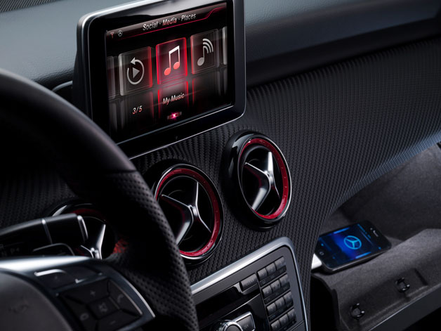 Mercedes-Benz A-Class получит интеграцию iPhone, включая Siri 