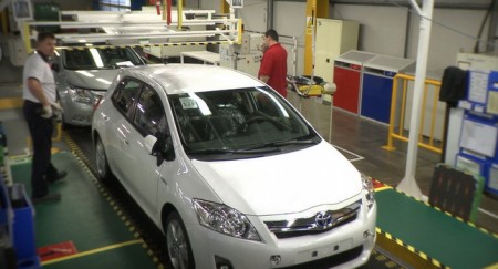 Toyota: за первое полугодие продажи пассажирских авто упали на 43% (Япония)