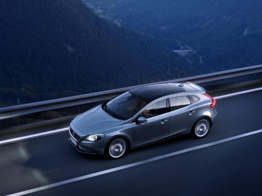 Volvo выпустило рекламное видео нового Volvo V40 