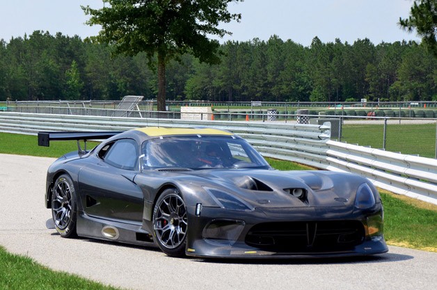 SRT Viper GTS-R проходит первые испытания на треке 