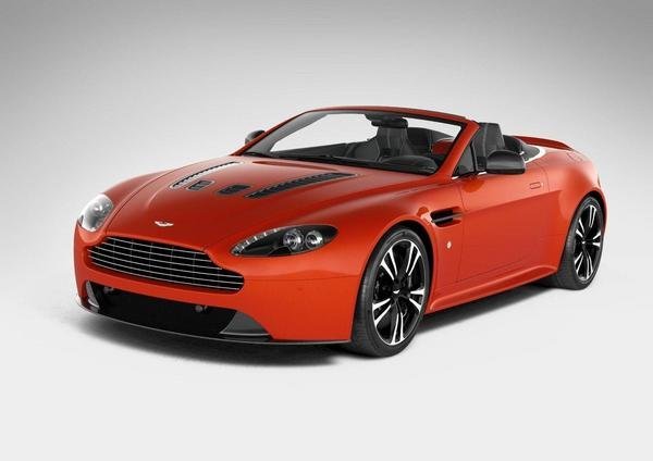 Aston Martin представляет официальную информацию о родстере Vantage