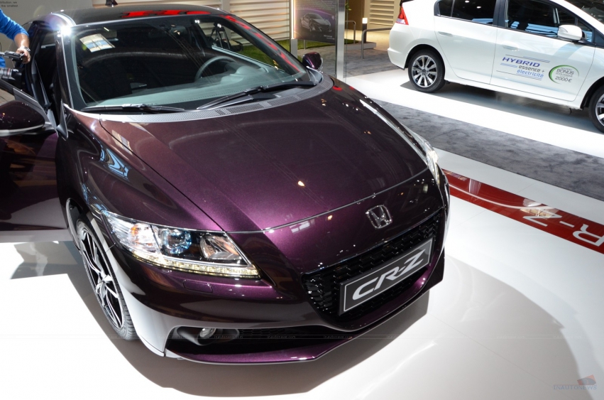 Новые фотографии обновленной Honda CR-Z 