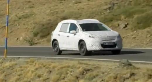 Шпионское видео прототипа Peugeot 2008 