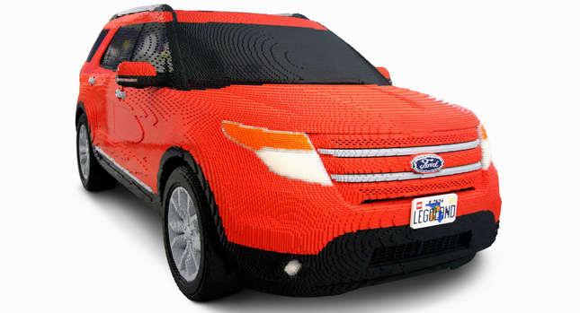 Полноразмерный Ford Explorer 2012 из конструктора LEGO