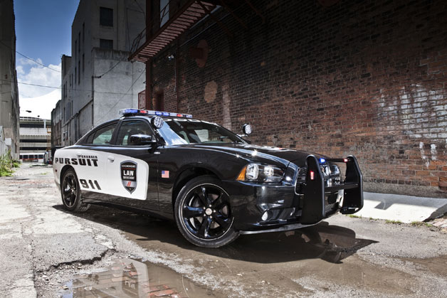 Dodge Charger Pursuit зарекомендовал себя в полицейских испытаниях