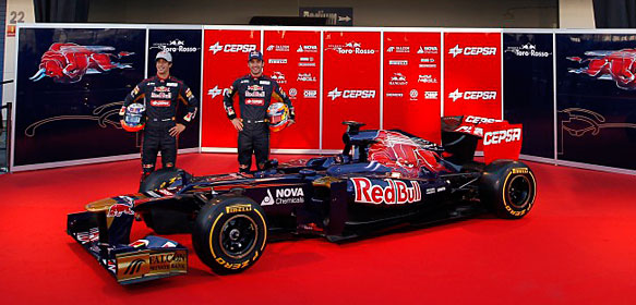 Scuderia Toro Rosso продемонстрировала свой болид для грядущего сезона