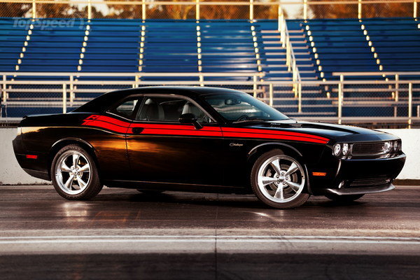 Dodge Challenger модельного ряда 2014 года 