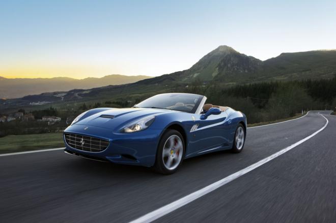 Обновленная Ferrari California стала легче и мощнее 