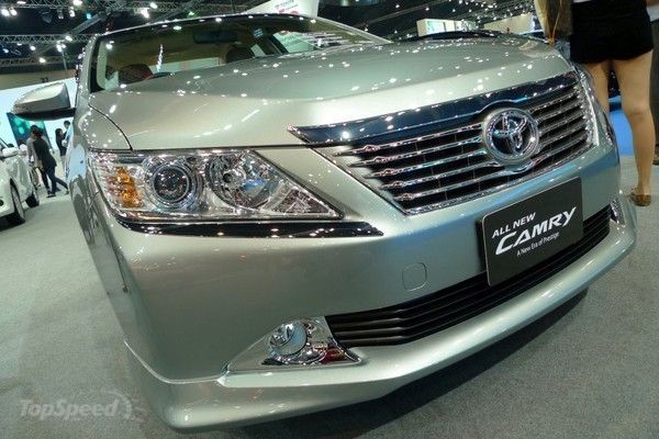 Стали известны официальные детали новой Toyota Camry