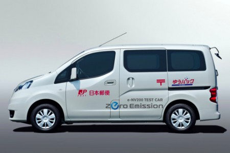 Nissan тестирует электромобиль NV200