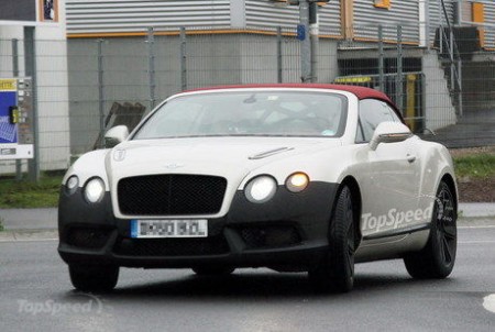 Bentley GTC Speed разминается на Нюрбургринге