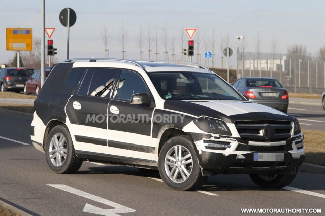 Шпионские фотографии 2013 Mercedes-Benz GL-класса 