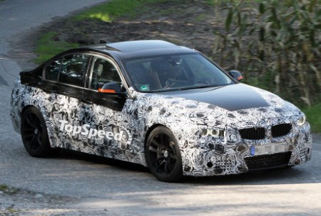 BMW M3 разминается, демонстрируя… четыре двери