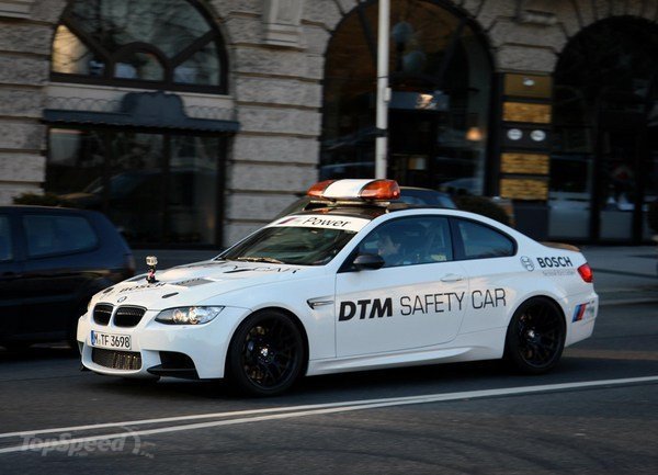 BMW M3 в качестве автомобиля безопасности