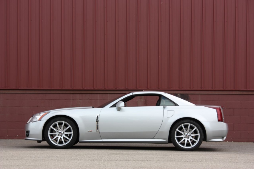 Авто обои Cadillac Cadillac XLR-V 2009