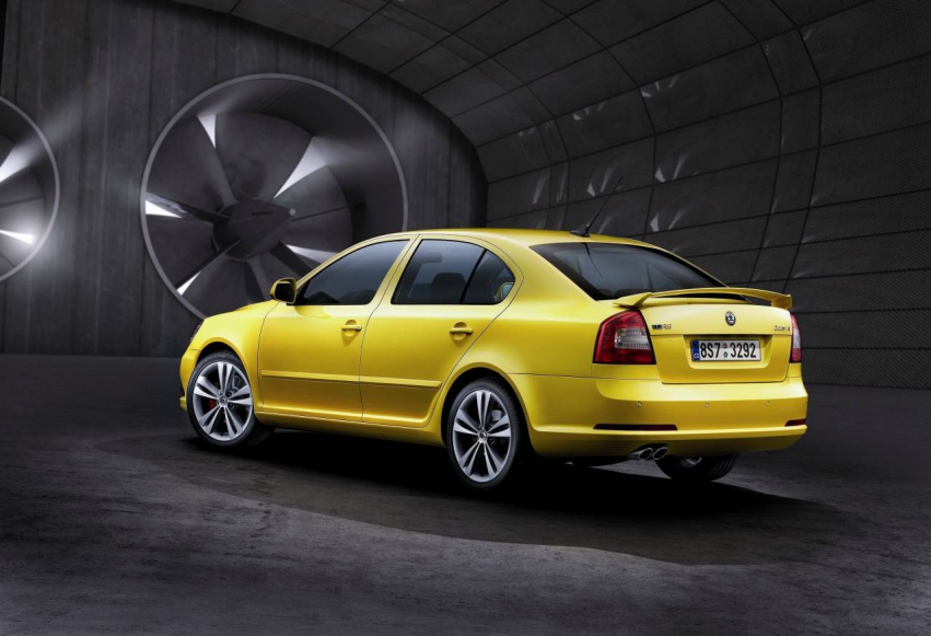 Авто обои Skoda Octavia RS 2010