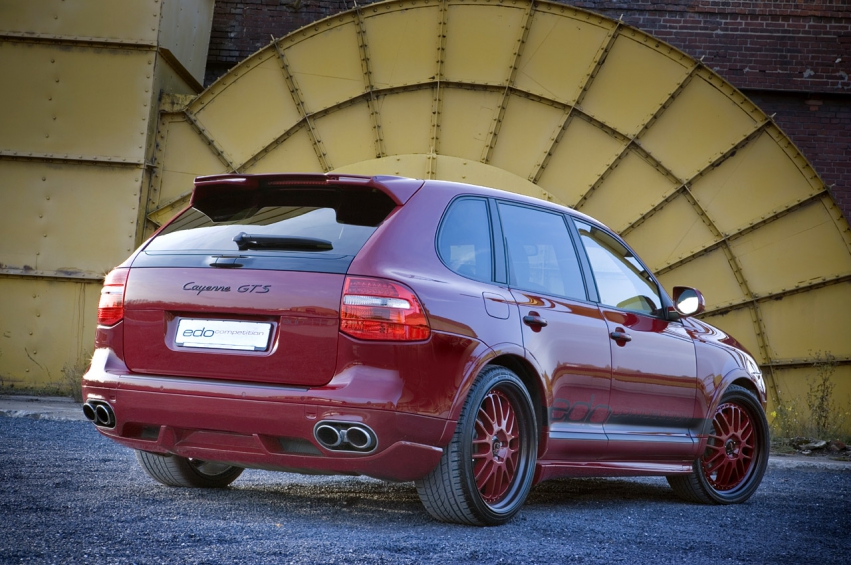 Авто обои Porsche Edo Competition Porsche Cayenne GTS