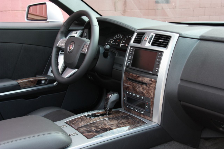 Авто обои Cadillac Cadillac XLR-V 2009