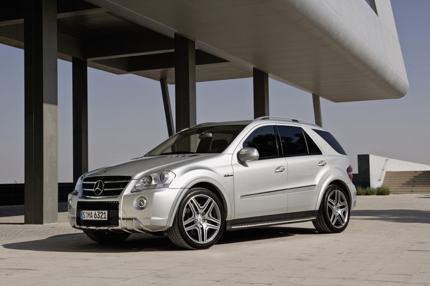 Авто обои Mercedes-Benz Mercedes-Benz ML 63 AMG 