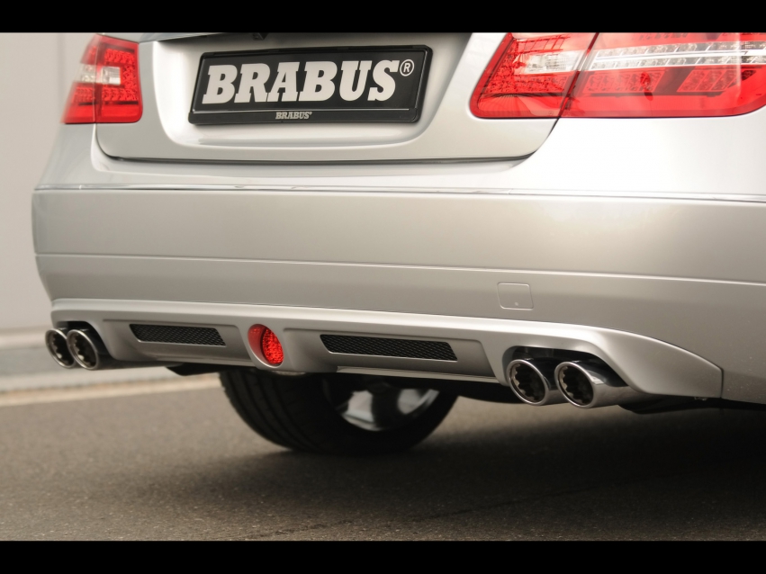 Авто обои Mercedes-Benz Brabus E-Class Coupe 2010