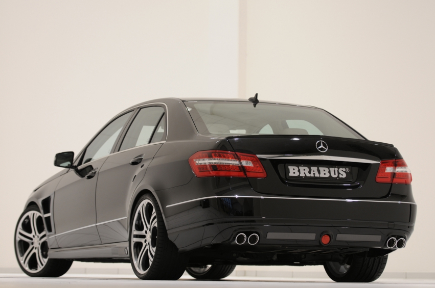 Авто обои Mercedes-Benz E Class 2009 - BRABUS 