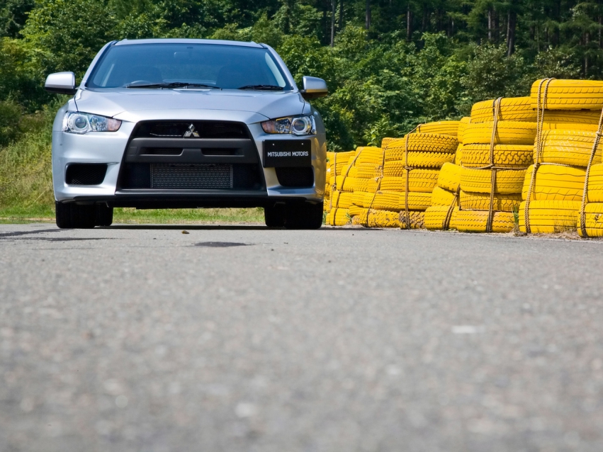 Авто обои Mitsubishi 2008 Mitsubishi Lancer Evolution