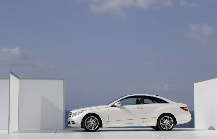 Авто обои Mercedes-Benz E-Class Coupe 2010