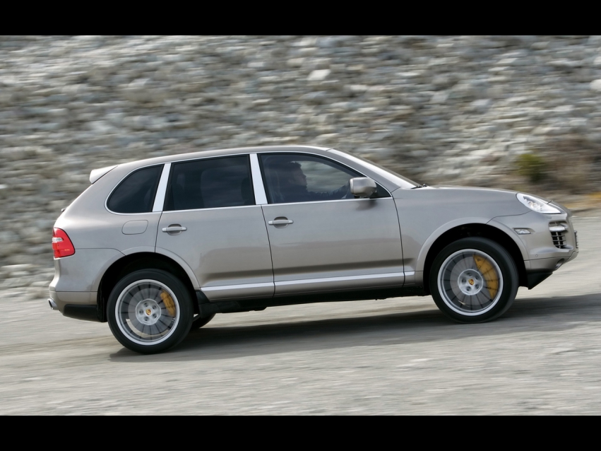 Авто обои Porsche 2009 Porsche Cayenne Turbo S