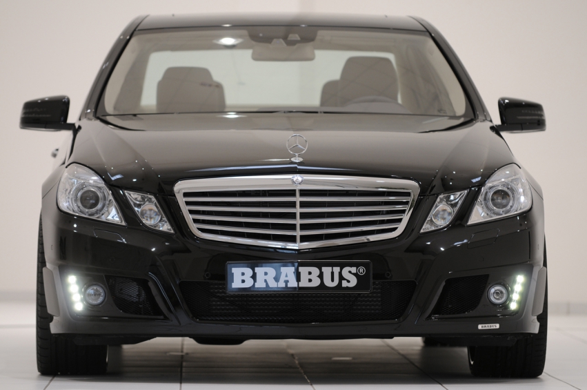 Авто обои Mercedes-Benz E Class 2009 - BRABUS 