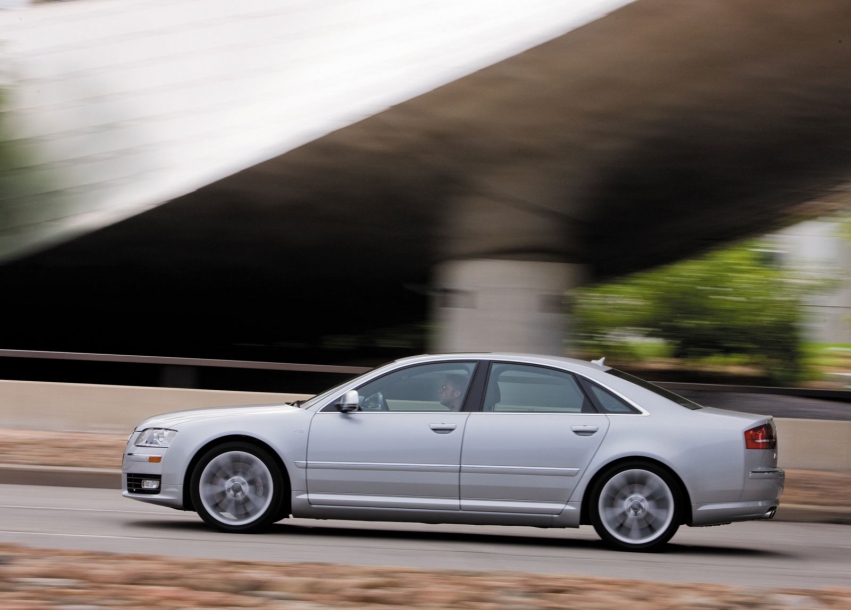 Авто обои Audi Audi S8 (2008)