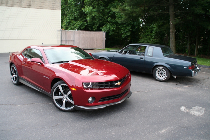 Авто обои Chevrolet Camaro RS 2010