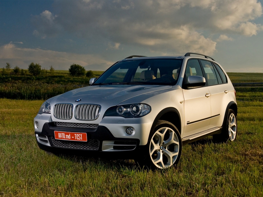 Авто обои BMW BMW X5 
Кроссовер представительского класса 