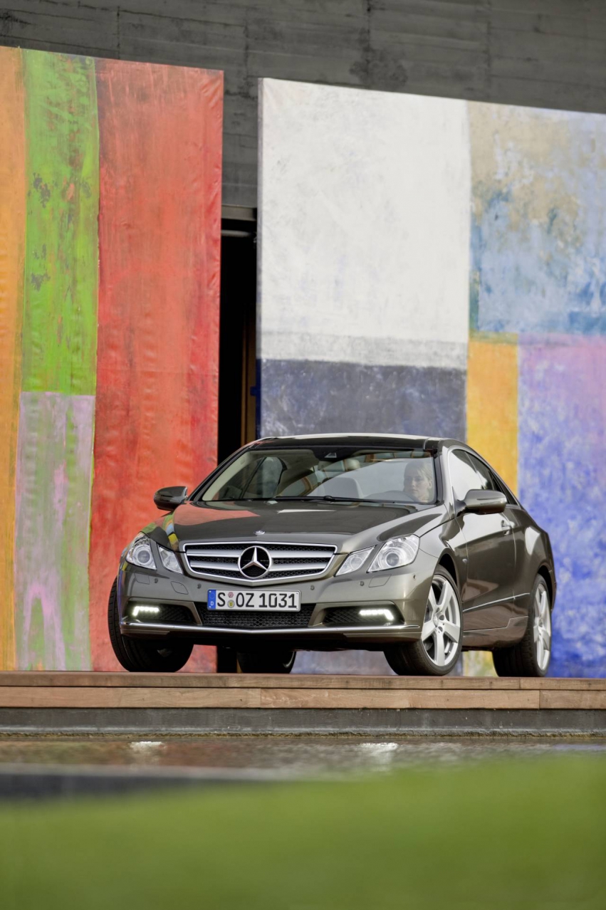 Авто обои Mercedes-Benz E-Class Coupe 2010