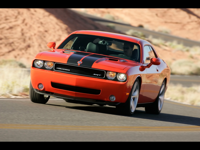 Авто обои Dodge 2008 Dodge Challenger SRT8