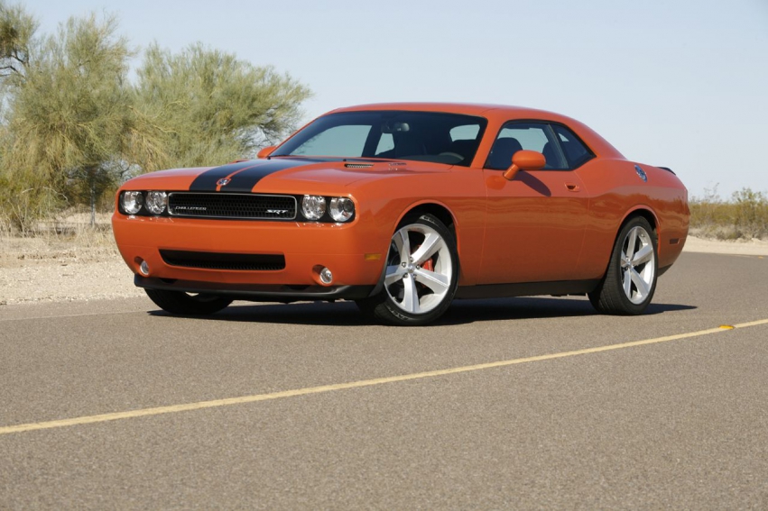 Авто обои Dodge 2008 Dodge Challenger SRT8