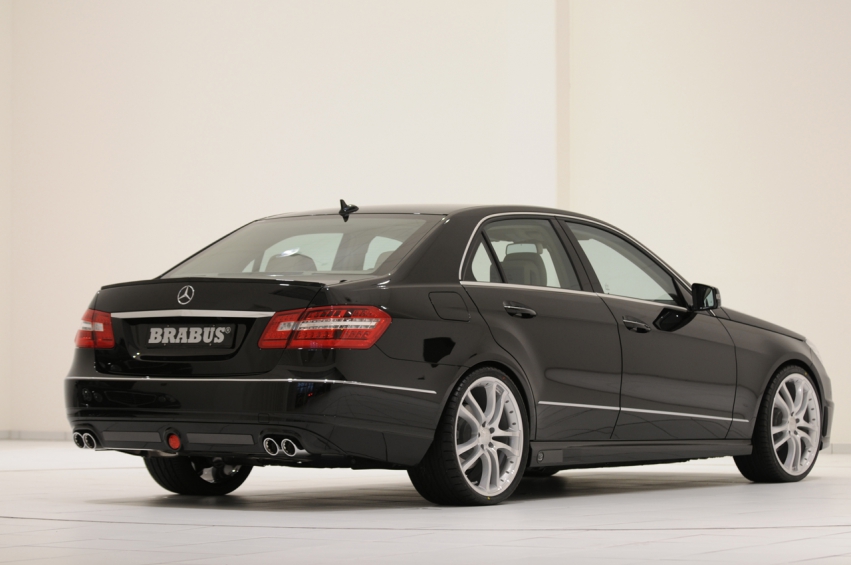 Авто обои Mercedes-Benz E Class 2009 - BRABUS 