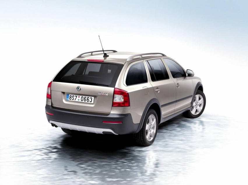 Авто обои Skoda Octavia Scout 2010