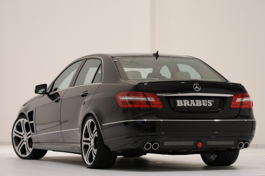 Авто обои Mercedes-Benz E Class 2009 - BRABUS 