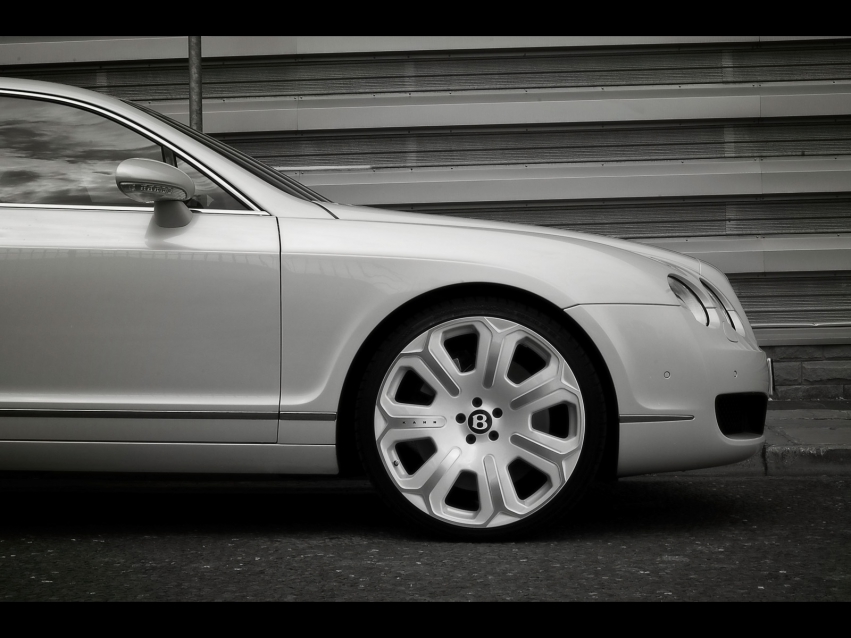 Авто обои Bentley Project Kahn Pearl White Flying Spur 2009