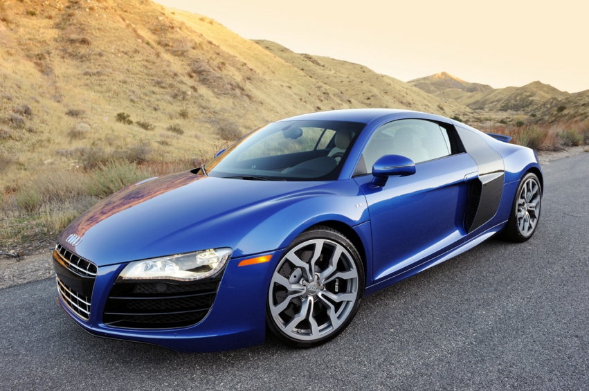 Авто обои Audi R8 5.2 FSI V10 2010