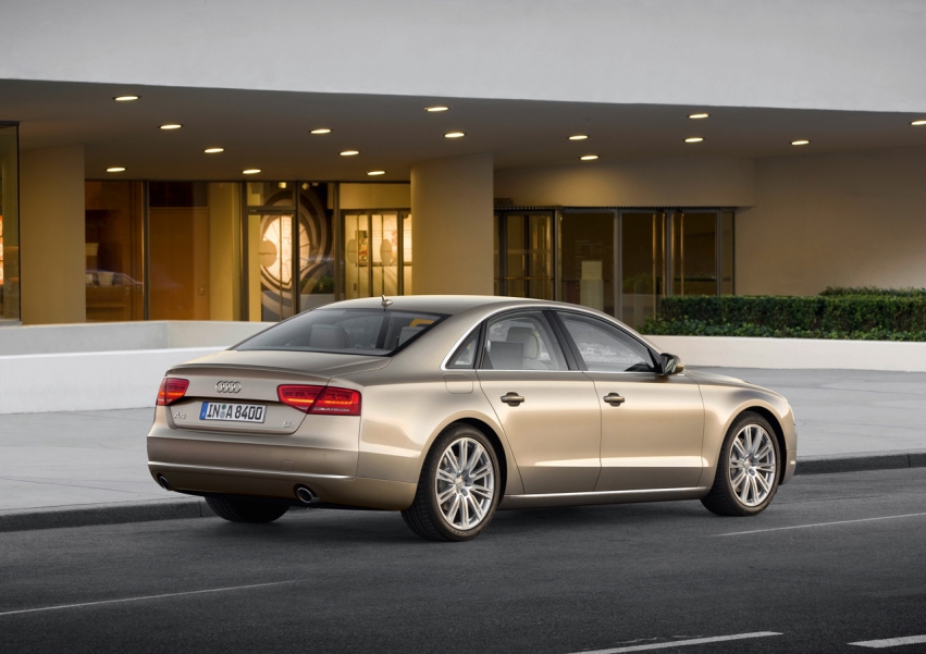 Авто обои Audi A8 2011