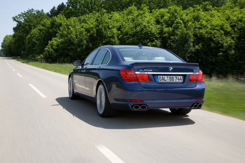 Авто обои BMW Alpina B7 2011