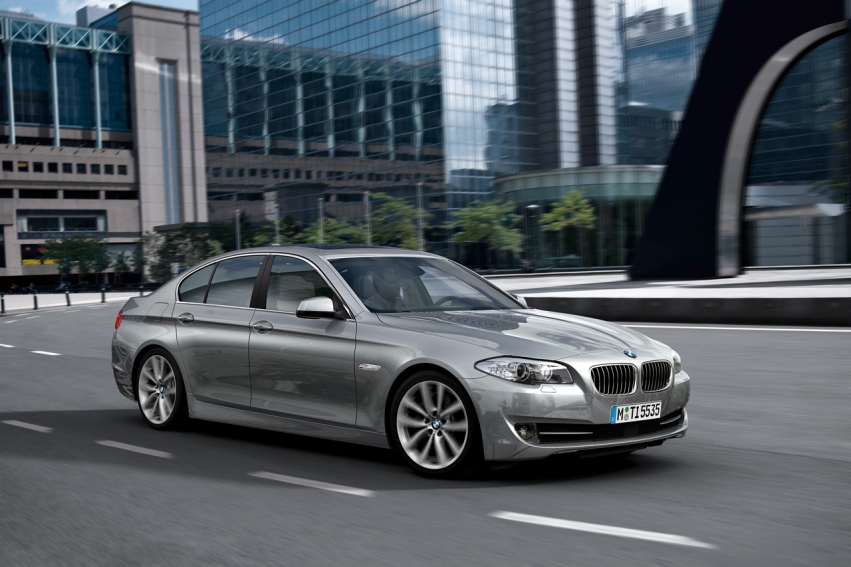 Авто обои BMW 5 Series sedan 2011