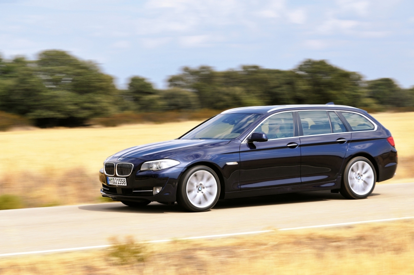 Авто обои BMW 5 Series Touring 2011